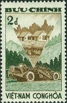 Colnect-1904-870-Farmhouses-tractor.jpg