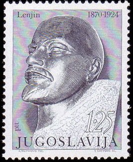 Colnect-703-590-Lenin-s-Statue.jpg