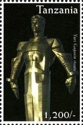 Colnect-1692-604-Yuri-Gagarin-statue.jpg