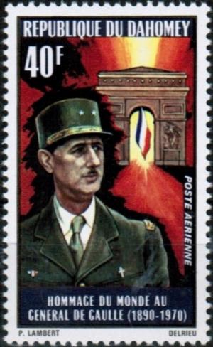 Colnect-2640-780-Charles-de-Gaulle-Arc-de-Triomphe-and-flag_C118-Sheet-of-4-.jpg