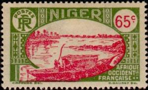 Colnect-852-945-Native-boat-on-the-Niger.jpg