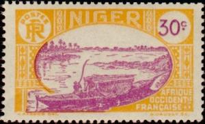 Colnect-852-983-Native-boat-on-the-Niger.jpg