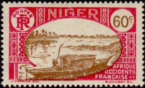 Colnect-852-985-Native-boat-on-the-Niger.jpg