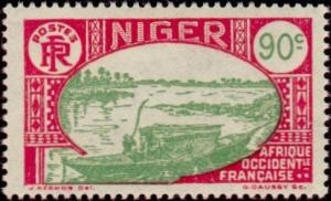Colnect-852-987-Native-boat-on-the-Niger.jpg