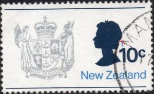 Colnect-6333-289-National-emblem-of-New-Zealand-Queen-Elizabeth-II.jpg