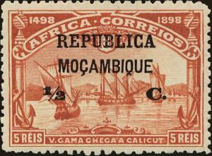 Colnect-4564-018-Fleet-of-Vasco-da-Gama-on-the-run---on-Africa-stamp.jpg