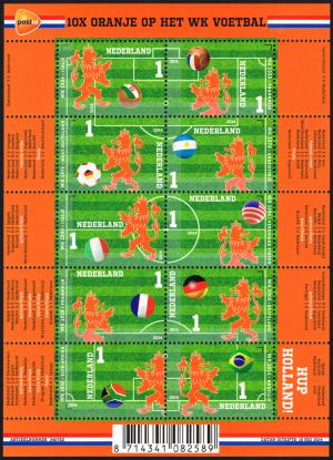 Colnect-2185-966-Dutch-Team-at-World-Cup.jpg