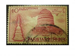 Stupa_in_Taxila_Pakistan.JPG
