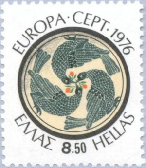 Colnect-173-501-EUROPA-CEPT-Handicrafts---Plate-with-birds.jpg