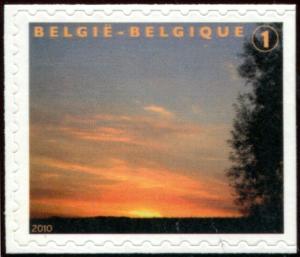 Colnect-3818-746-Mourning-stamp-Selfadh---Right-imperforate.jpg