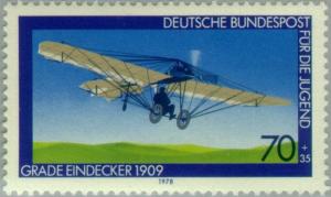 Colnect-153-116-Hans-Grade-s-monoplane-1909.jpg