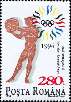 Colnect-4931-149-Discus-thrower--amp--jubilee-badge.jpg
