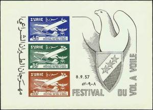 Colnect-1481-356-Souvenir-Sheet-with-the-3-stamps.jpg
