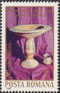 Colnect-741-351-Dacian-fruit-bowl--amp--cup.jpg