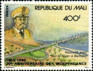 Colnect-2527-070-New-Bridge-of-Bamako-and-President-Moussa-Traor%C3%A9.jpg