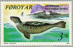 Colnect-189-484-Gray-Seal-Halichoerus-grypus.jpg