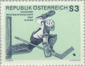 Colnect-136-629-Ice-hockey-goalkeeper.jpg