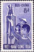 Colnect-2247-172-Trung-Sisters%E2%80%99-Monument-and-Vietnamese-Women.jpg