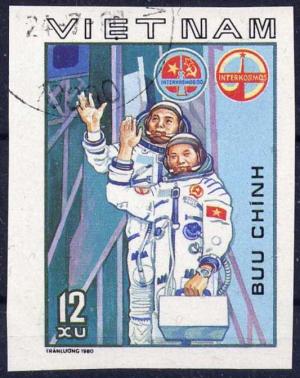 Colnect-3821-064-the-Soyuz-37-crew-on-the-gantry.jpg